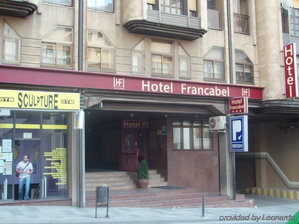 Oyo Hotel Francabel เกว็งกา ภายนอก รูปภาพ