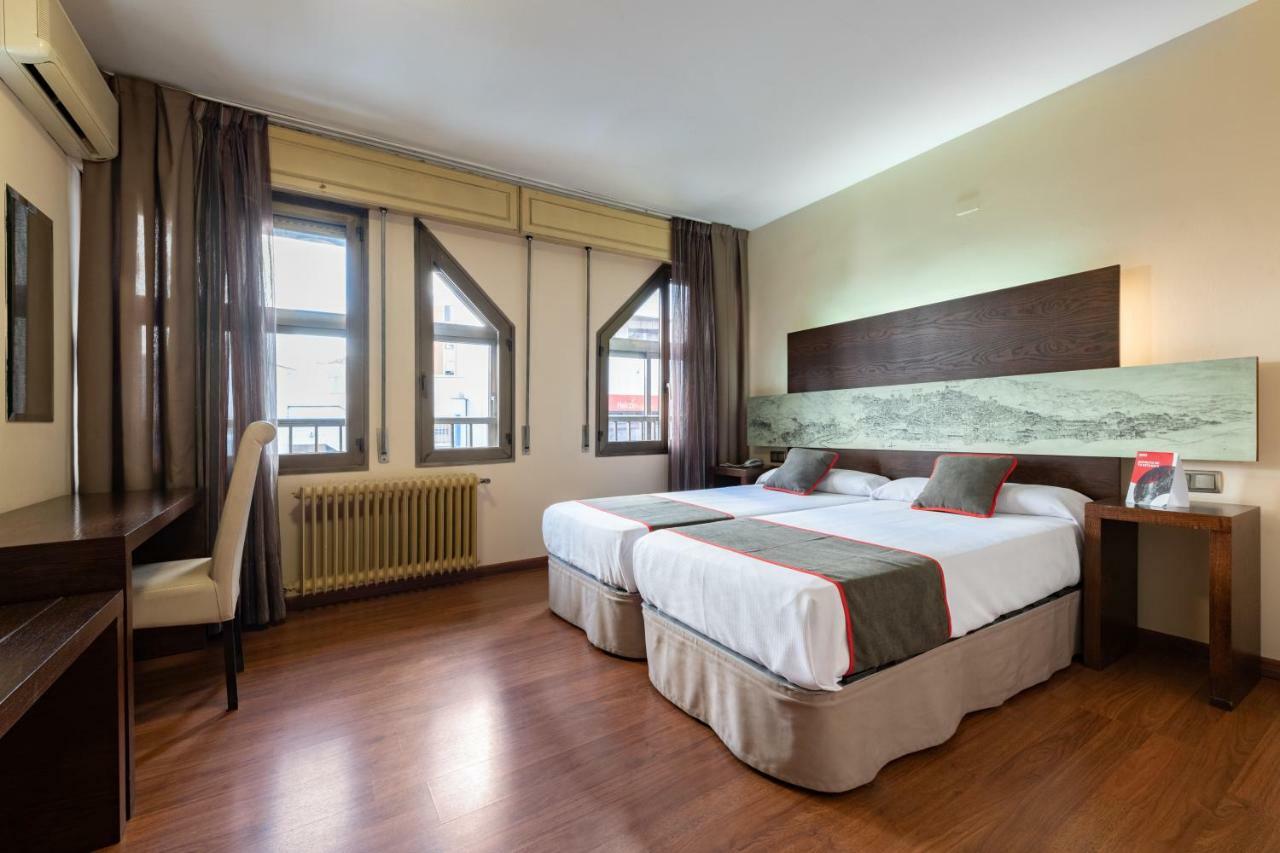 Oyo Hotel Francabel เกว็งกา ภายนอก รูปภาพ