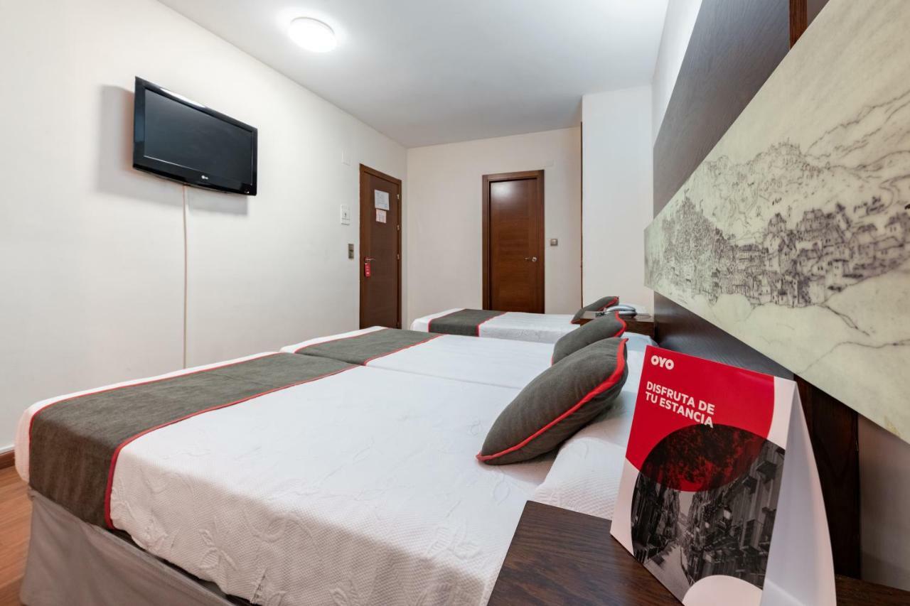 Oyo Hotel Francabel เกว็งกา ภายนอก รูปภาพ