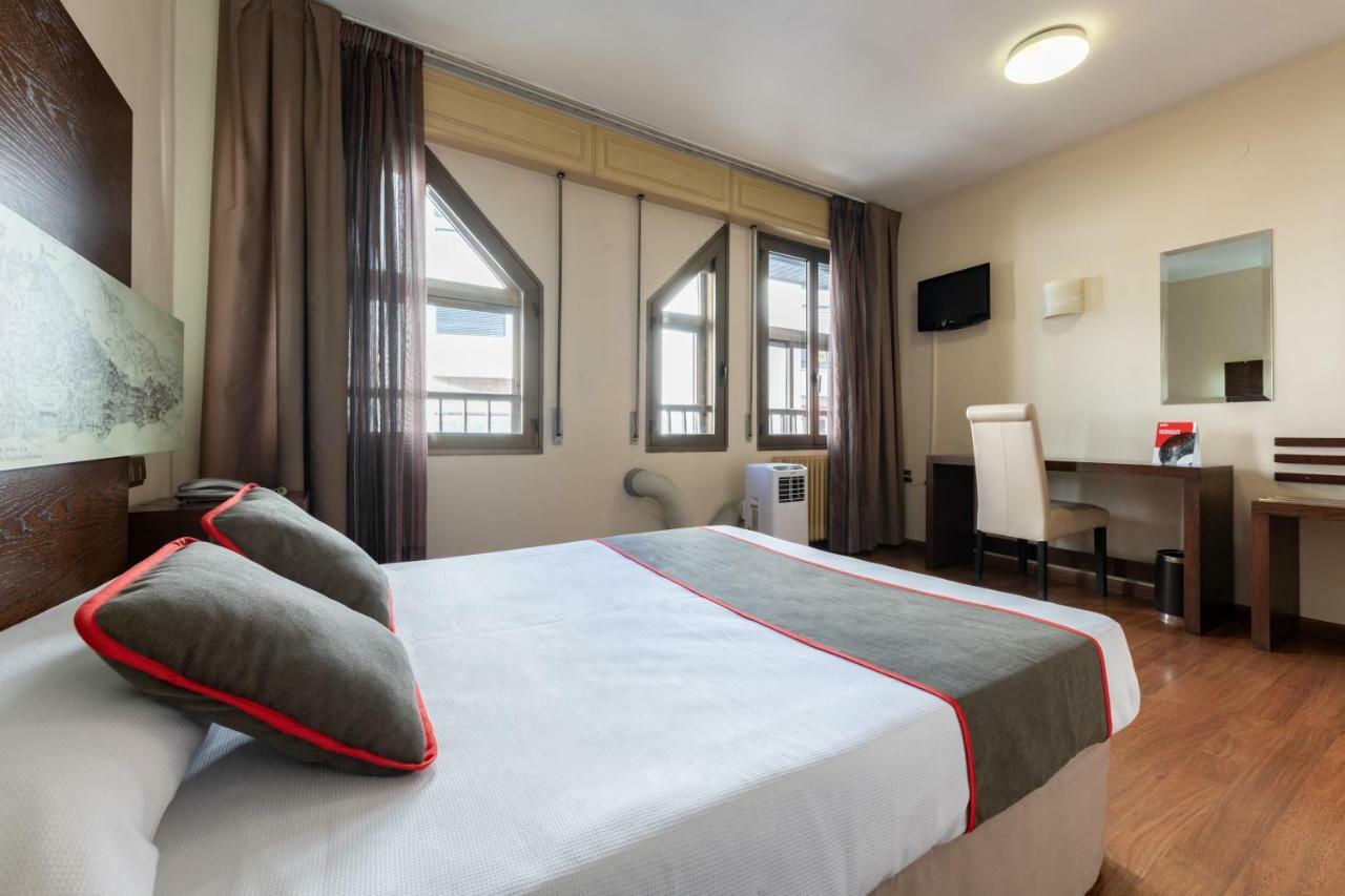 Oyo Hotel Francabel เกว็งกา ภายนอก รูปภาพ