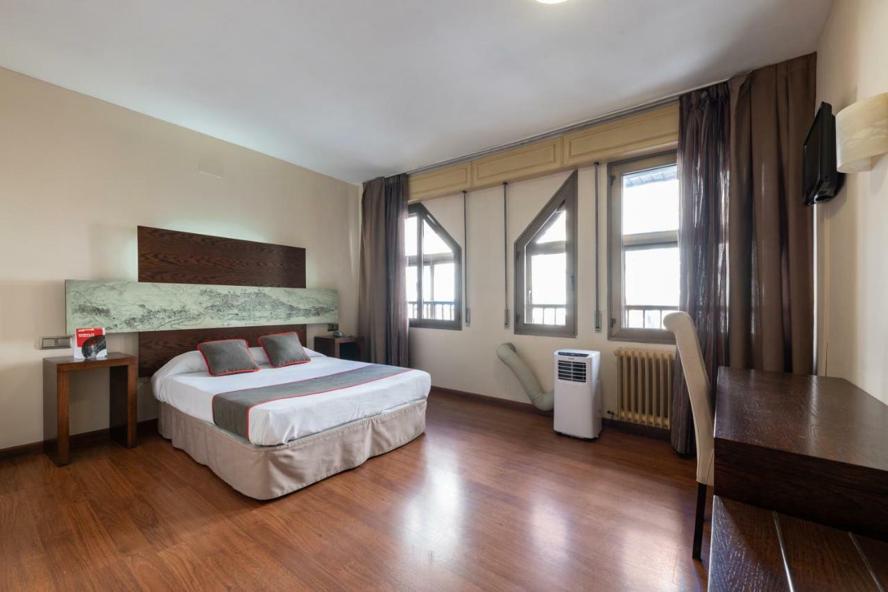 Oyo Hotel Francabel เกว็งกา ภายนอก รูปภาพ