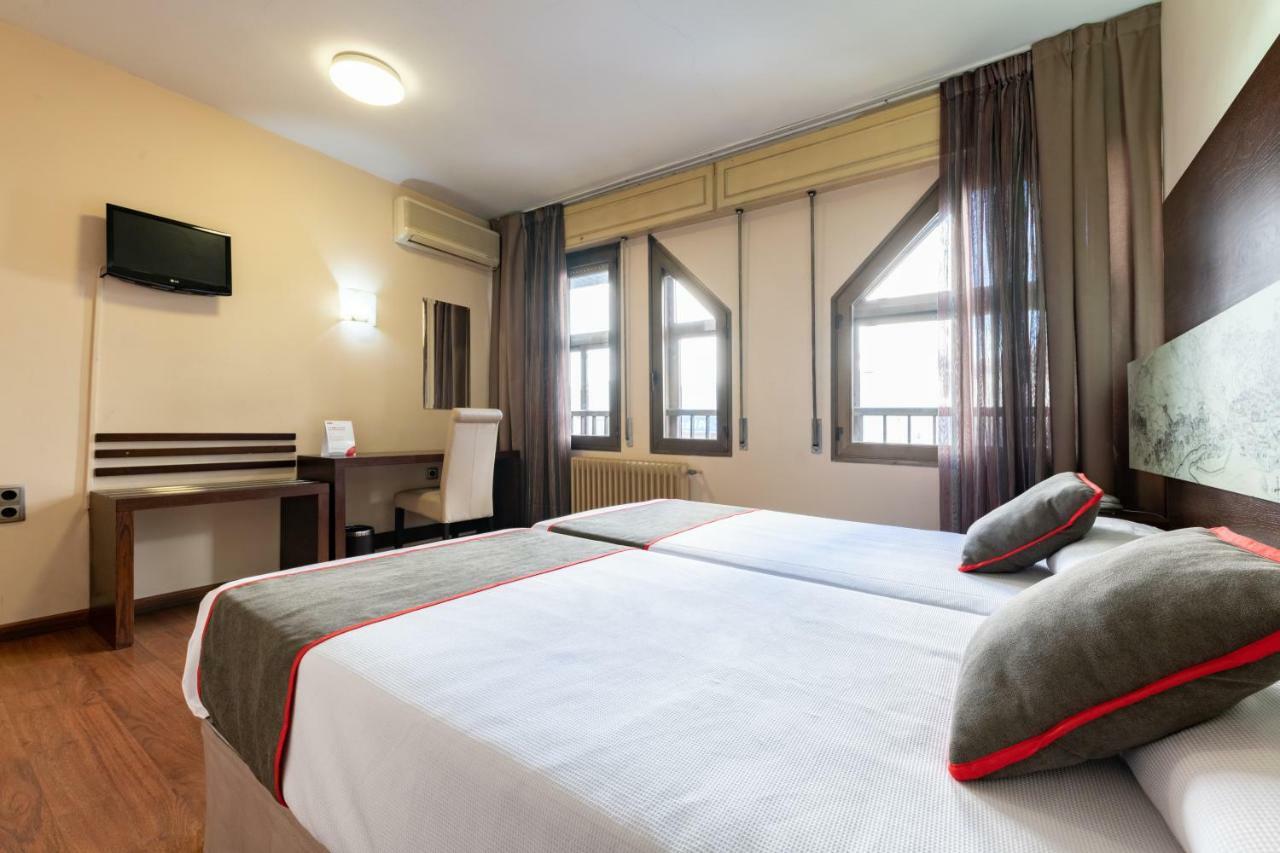 Oyo Hotel Francabel เกว็งกา ภายนอก รูปภาพ