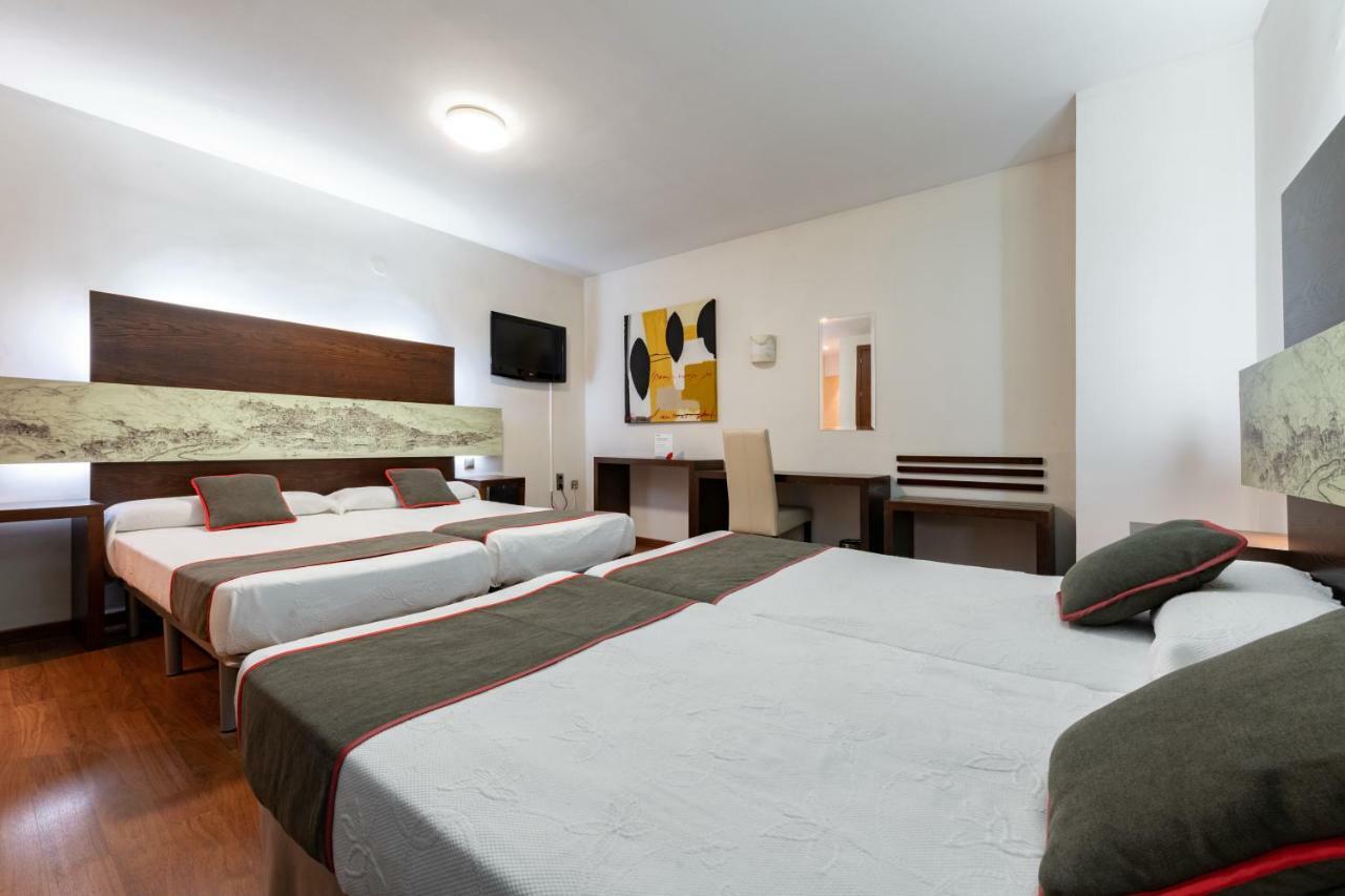 Oyo Hotel Francabel เกว็งกา ภายนอก รูปภาพ