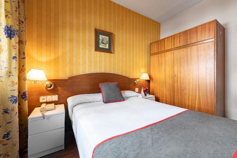Oyo Hotel Francabel เกว็งกา ภายนอก รูปภาพ